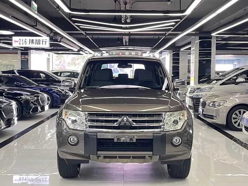 Mitsubishi Pajero (Imported) — фото 2