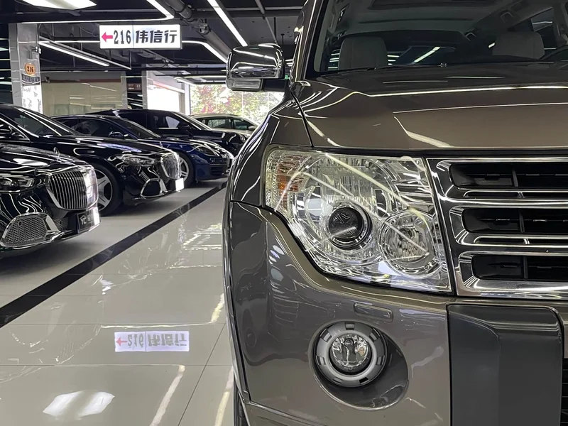 Mitsubishi Pajero (Imported) — фото 43