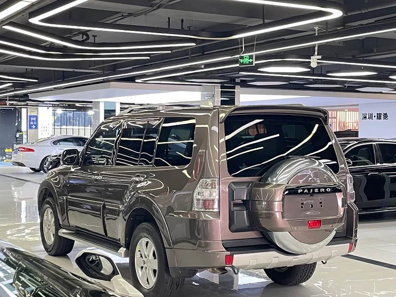Mitsubishi Pajero (Imported) — фото 5