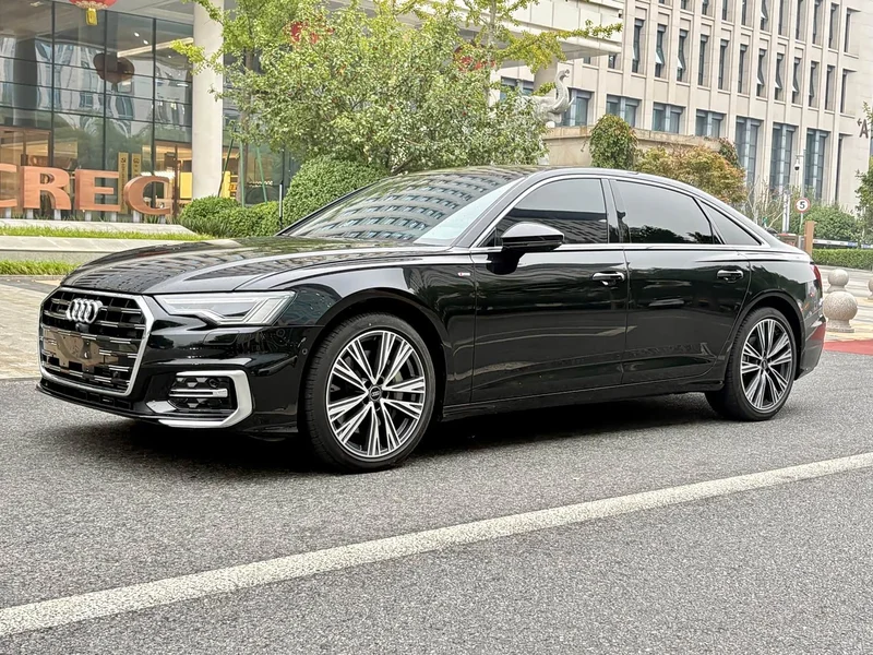Audi A6L — фото 1