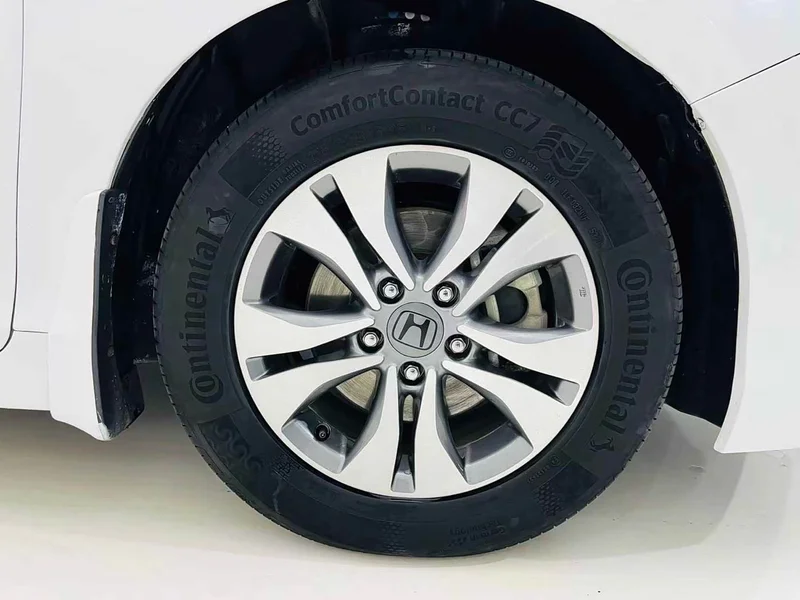 Honda Accord — фото 15