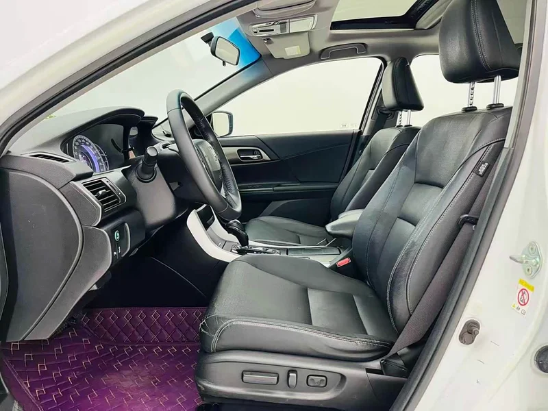 Honda Accord — фото 8
