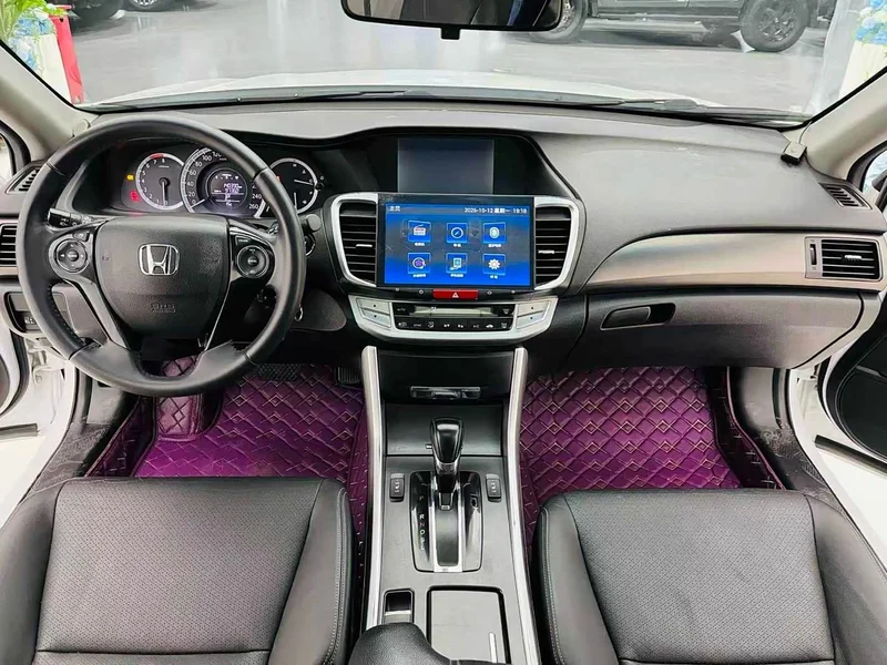 Honda Accord — фото 9