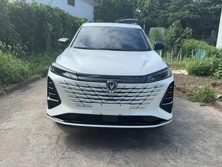 Changan CS75PLUS — фото 1