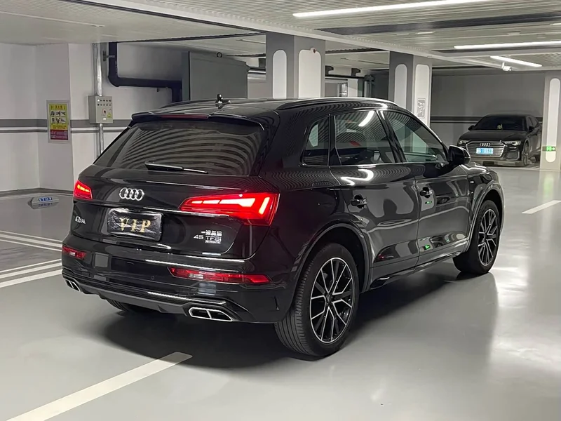 Audi Q5L — фото 29