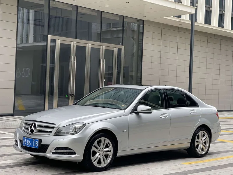 Mercedes-Benz C-Class — фото 1