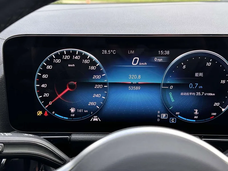 Mercedes-Benz GLA — фото 9