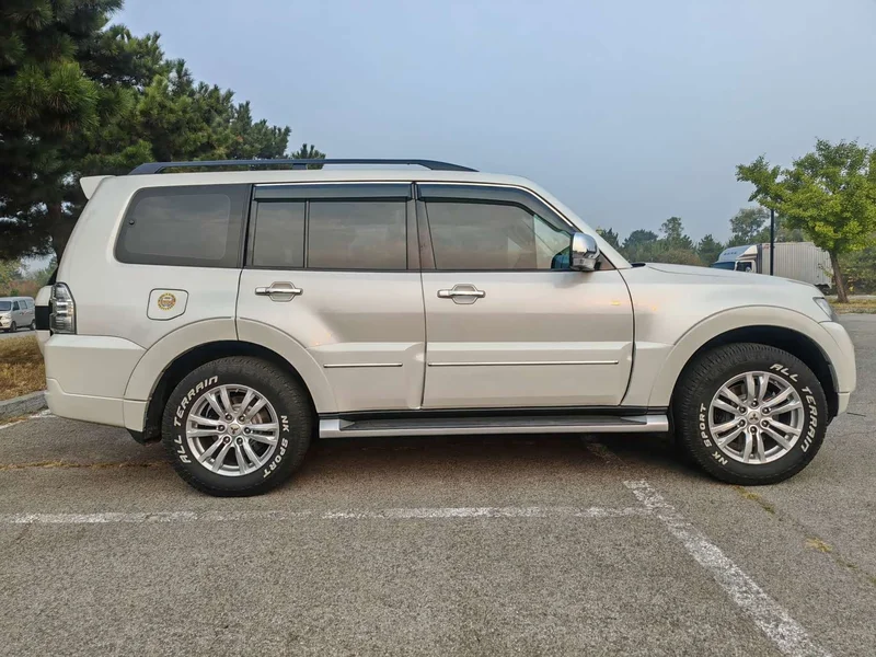 Mitsubishi Pajero (Imported) — фото 4