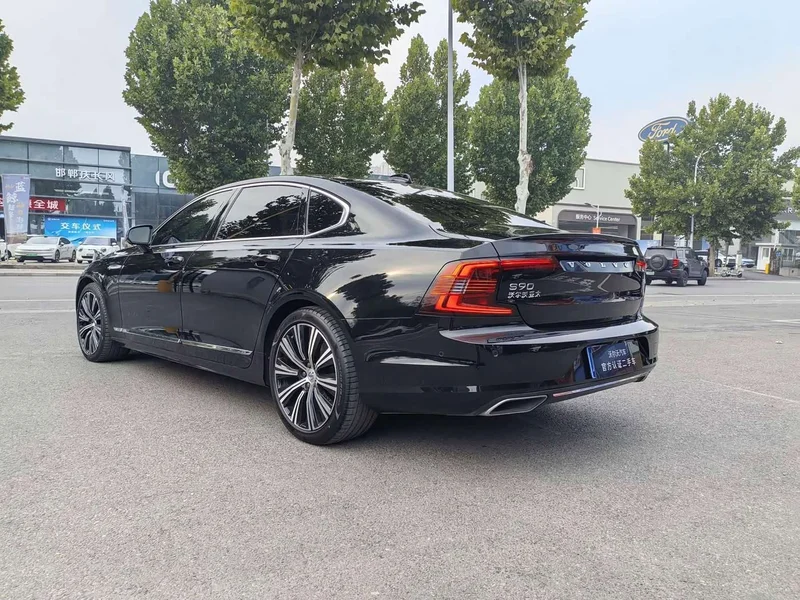 Volvo S90 — фото 10