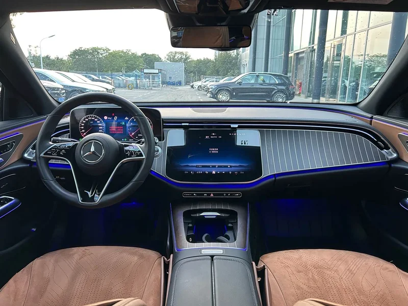 Mercedes-Benz E-Class — фото 18