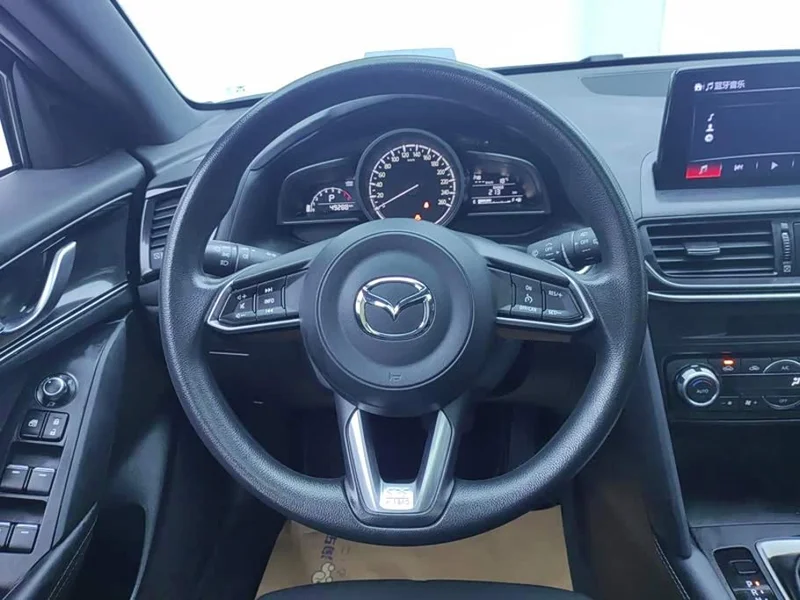 Mazda CX-4 — фото 15