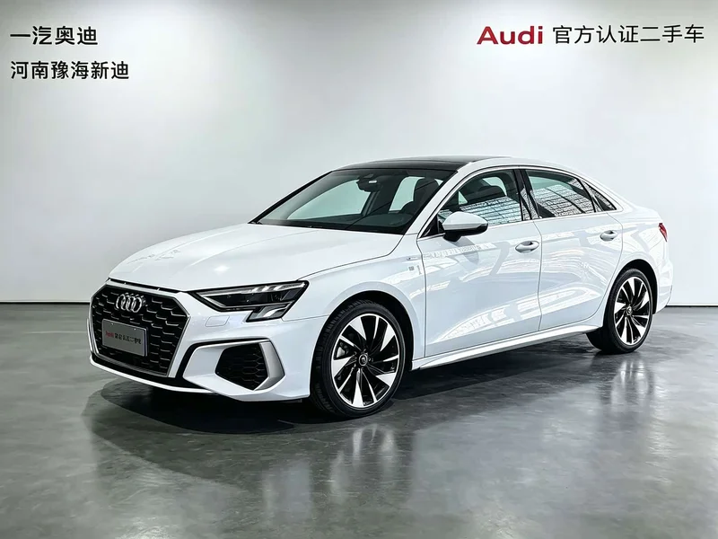 Audi A3 — фото 1