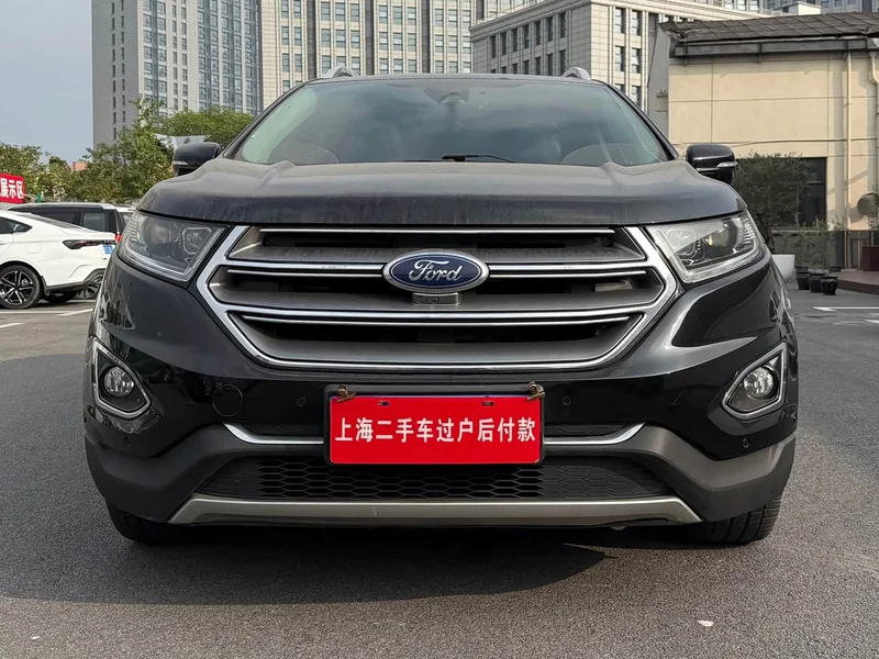 Ford Edge — фото 1