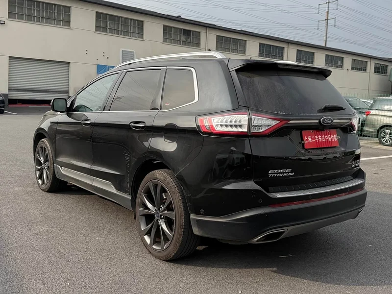 Ford Edge — фото 11