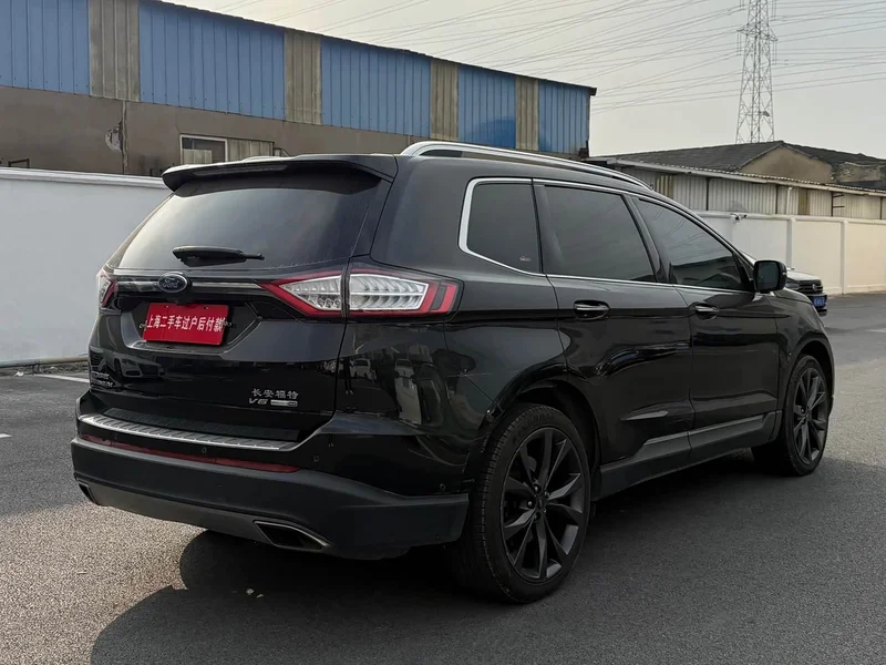 Ford Edge — фото 13