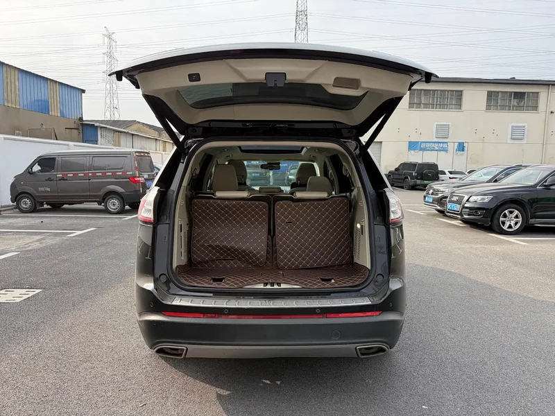 Ford Edge — фото 16