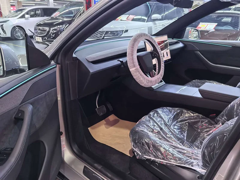 Tesla Model Y — фото 6