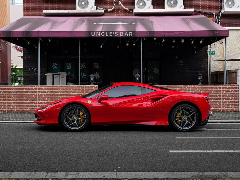 Ferrari F8 — фото 9