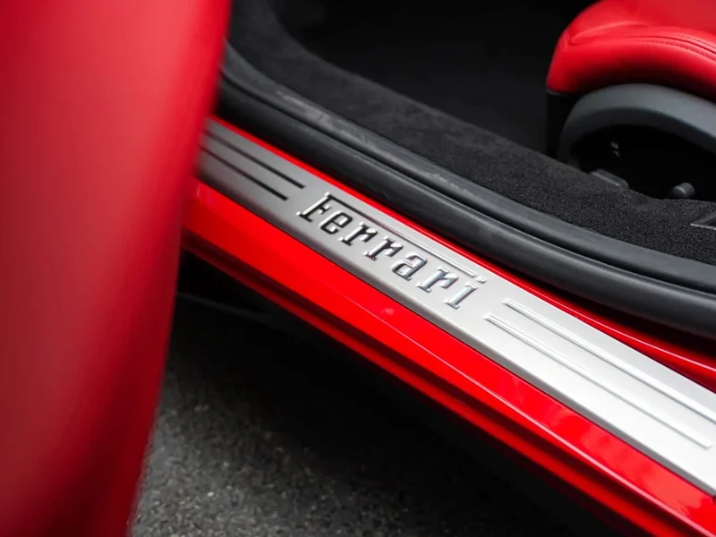 Ferrari F8 — фото 10