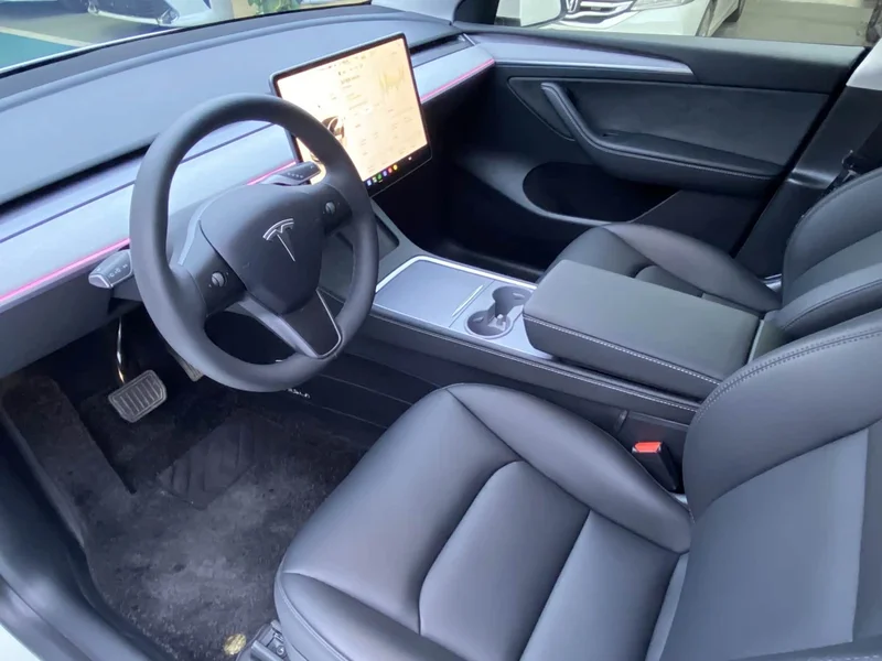 Tesla Model Y — фото 8