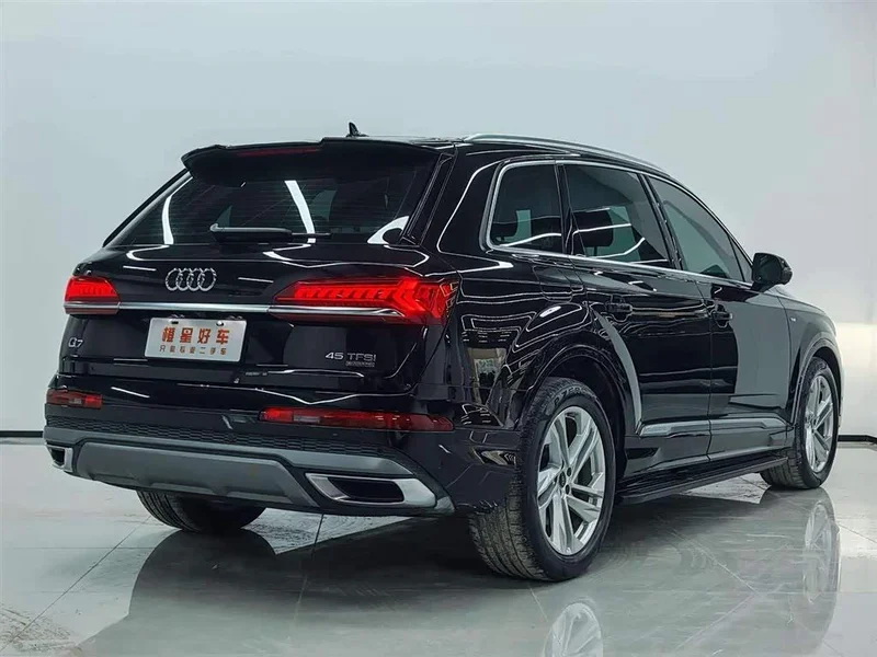 Audi Q7 — фото 4