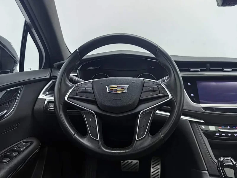 Cadillac XT5 — фото 11