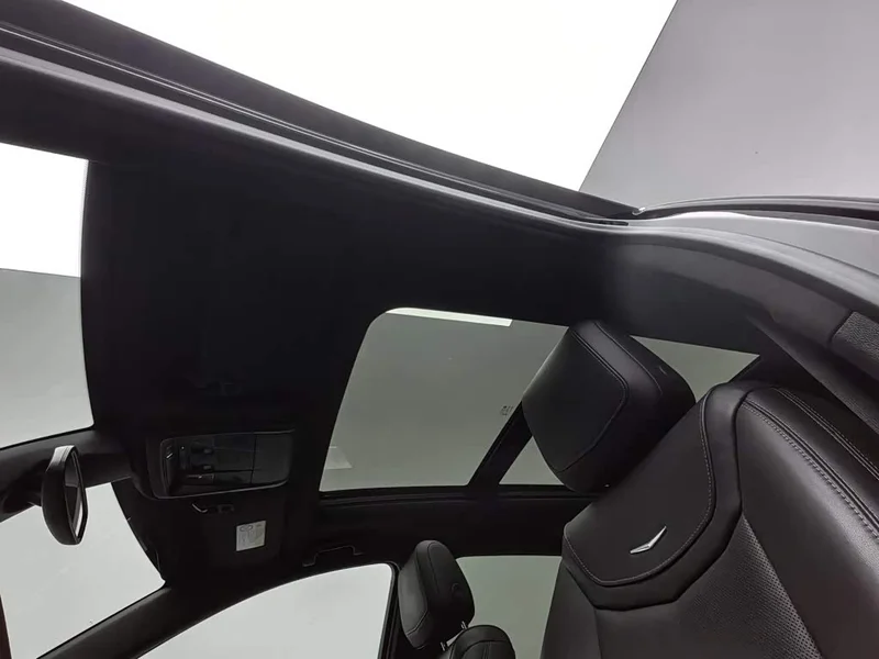 Cadillac XT5 — фото 14