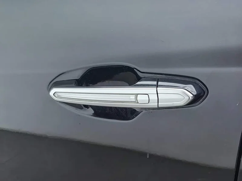 Cadillac XT5 — фото 18