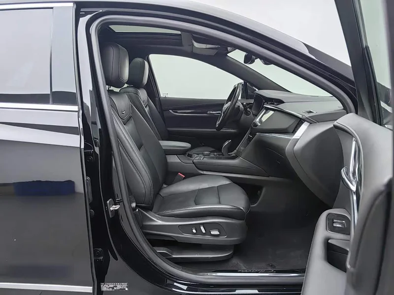 Cadillac XT5 — фото 23