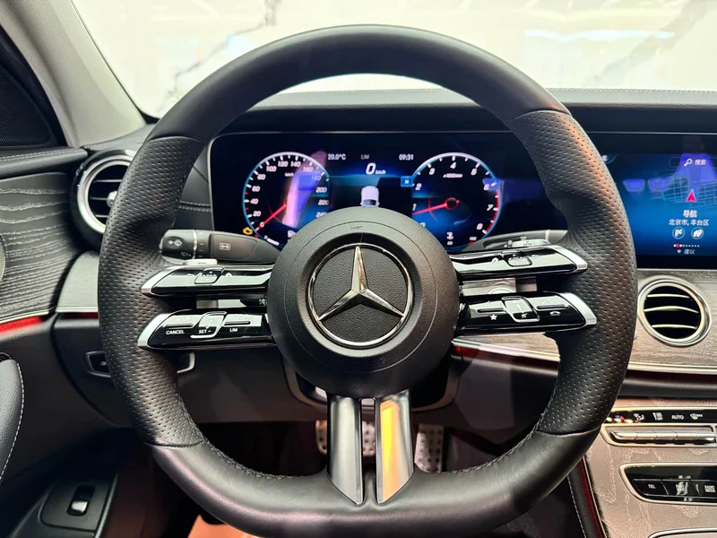Mercedes-Benz E-Class — фото 10