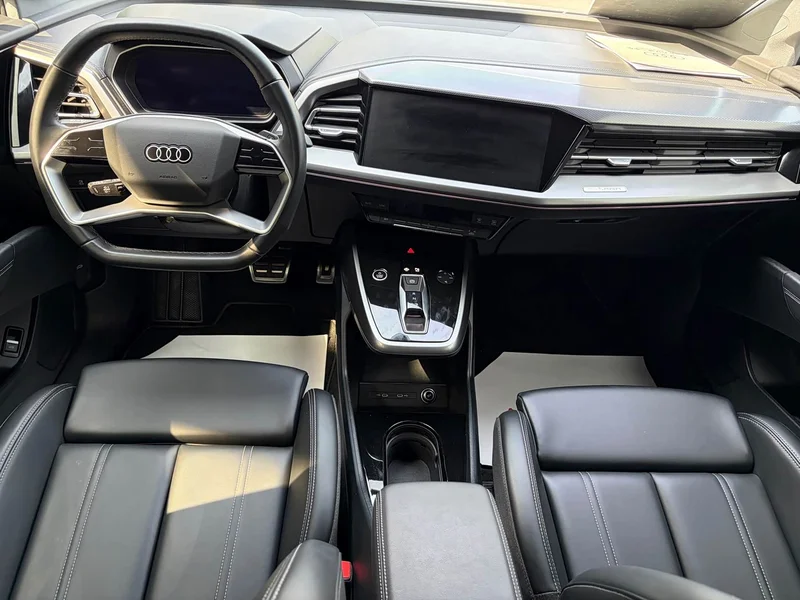 Audi Q4 e-tron — фото 8