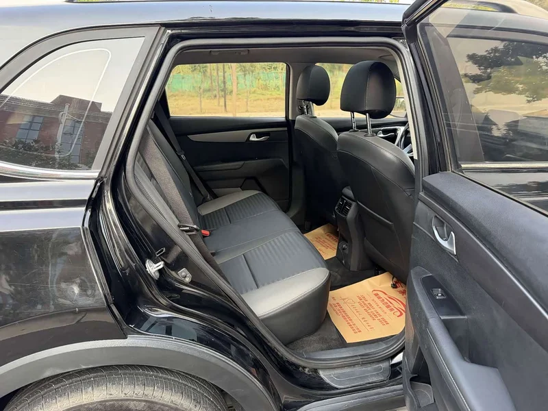 Kia Sportage — фото 12