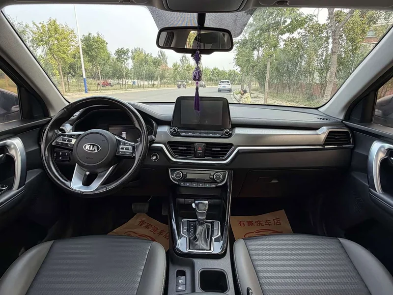 Kia Sportage — фото 13