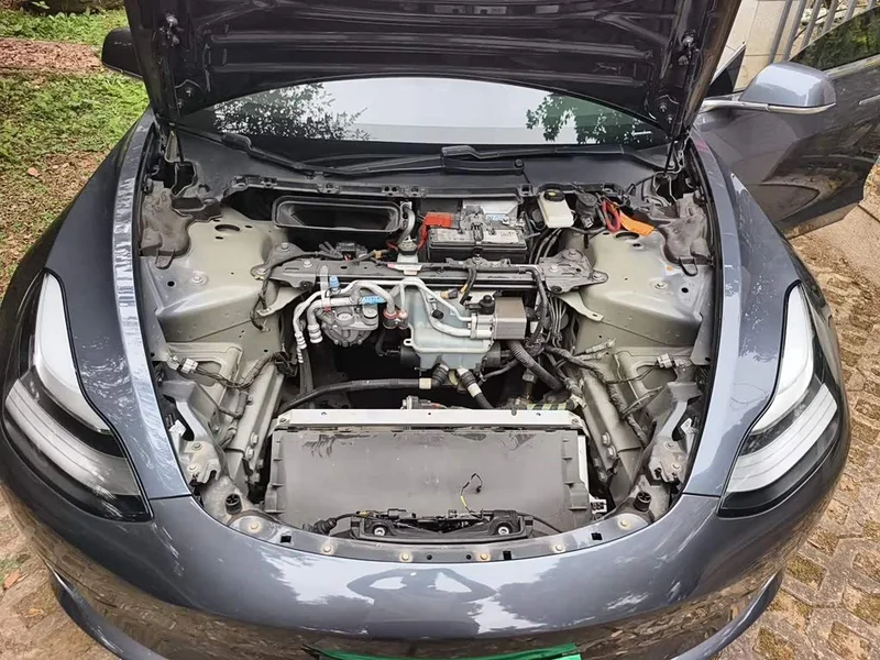 Tesla Model 3 — фото 21
