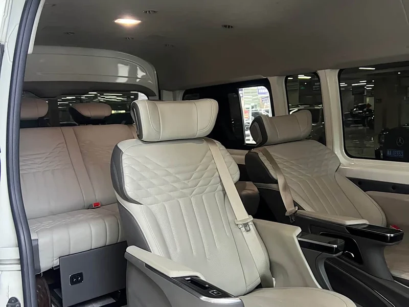 Toyota HiAce — фото 5