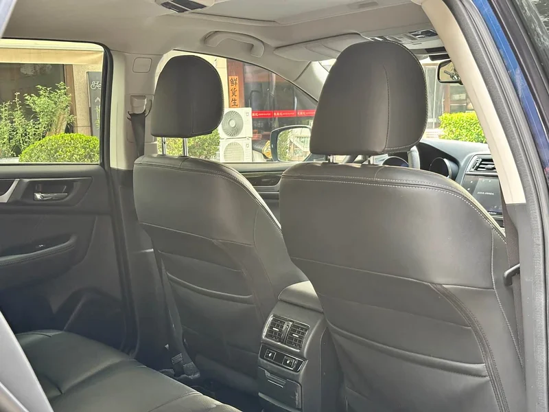Subaru Outback — фото 12