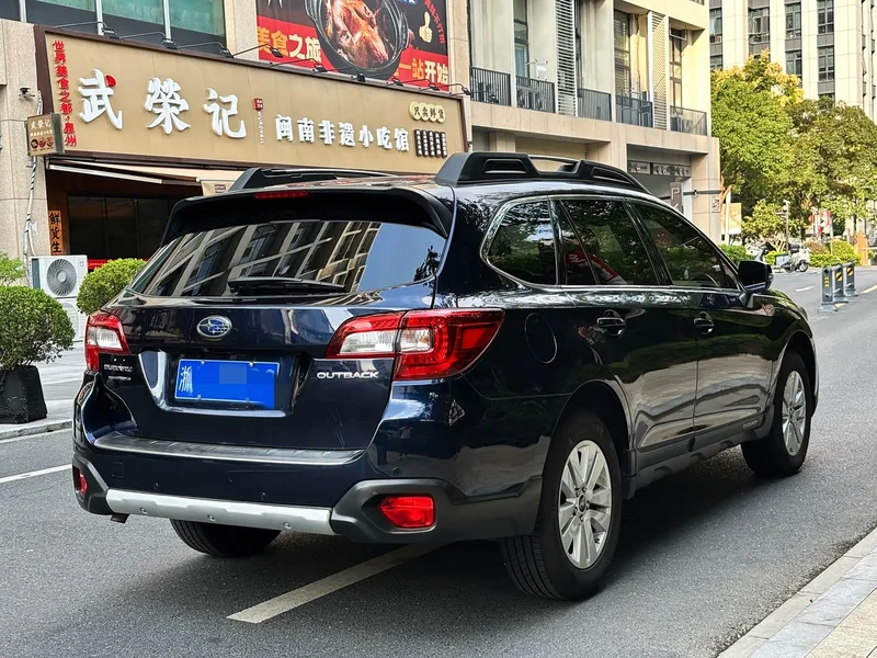 Subaru Outback — фото 4