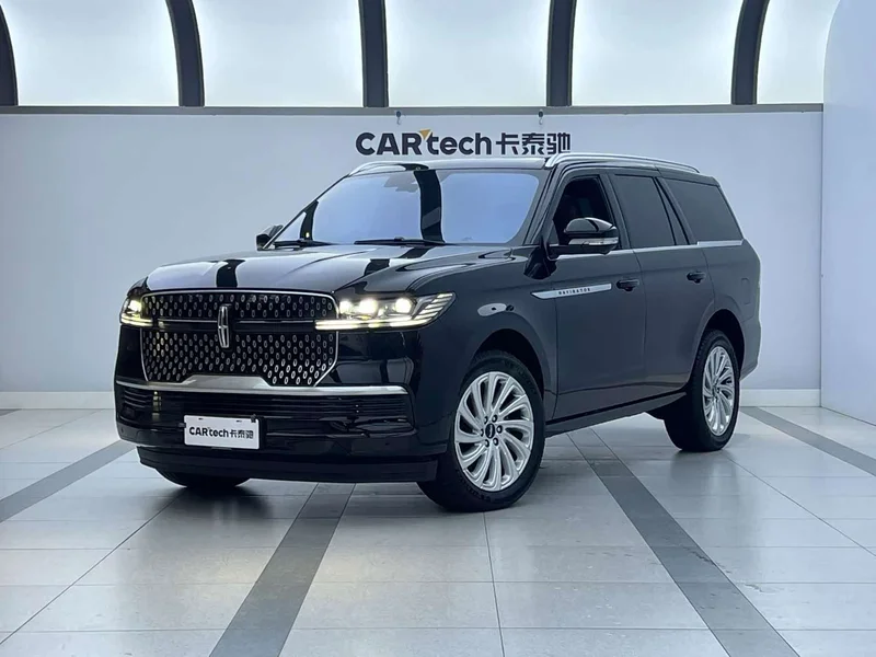 Lincoln Navigator — фото 1