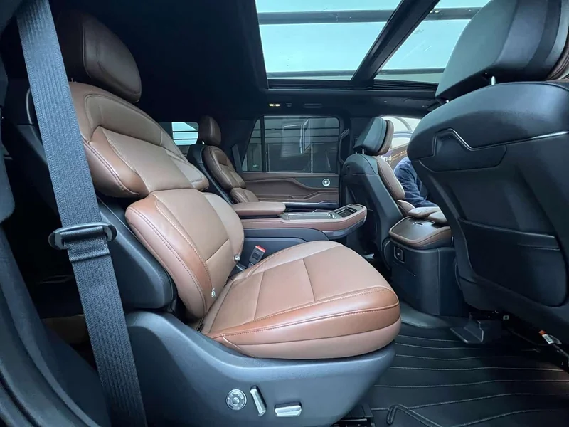 Lincoln Navigator — фото 10