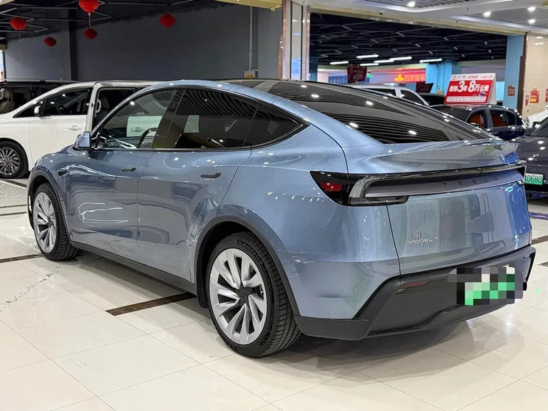 Tesla Model Y — фото 9