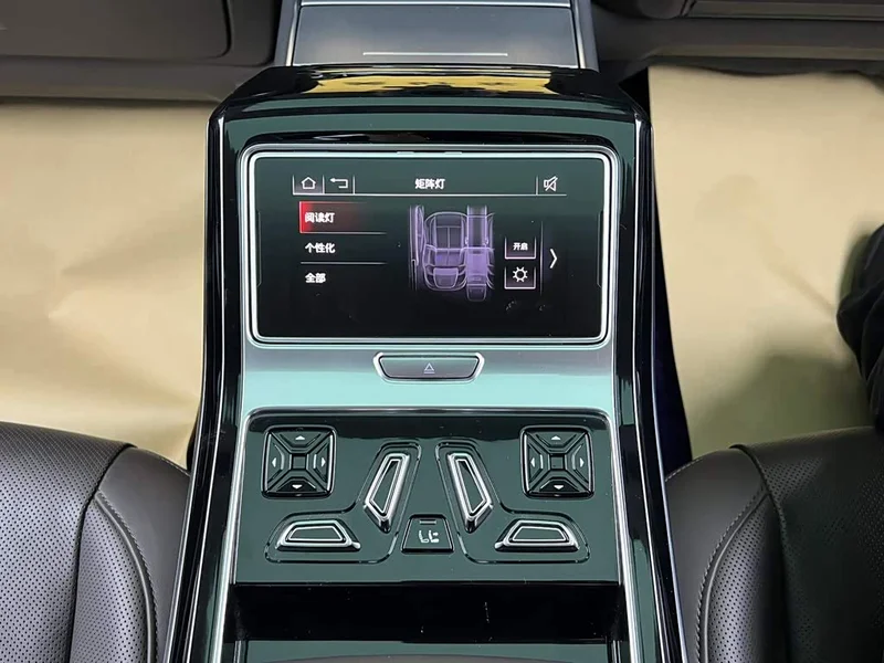 Audi A8 — фото 26