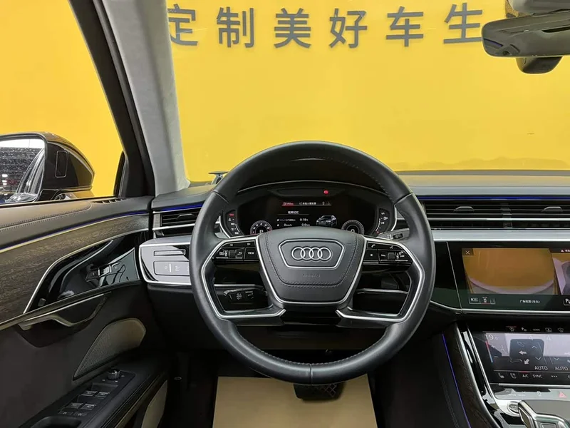 Audi A8 — фото 30