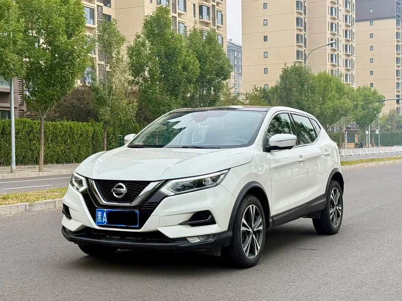 Nissan Qashqai — фото 1