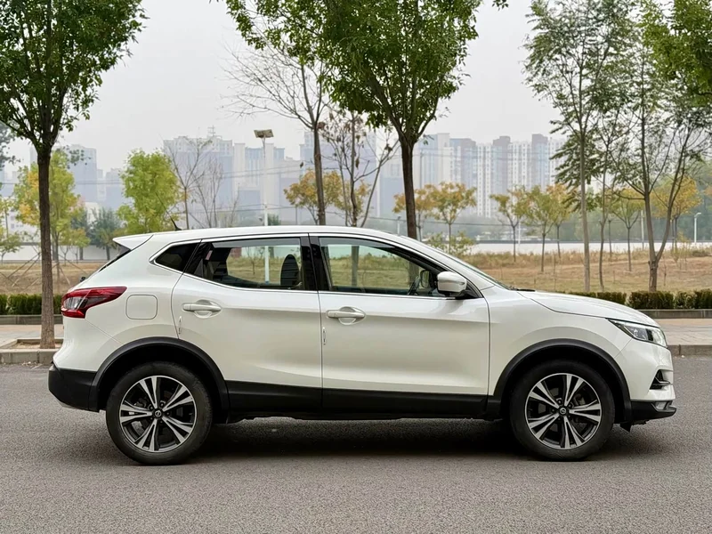 Nissan Qashqai — фото 4