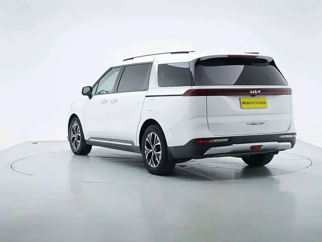 Kia Carnival — фото 2