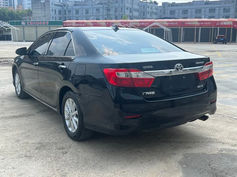 Toyota Camry — фото 14