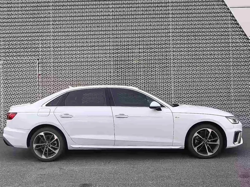 Audi A4L — фото 10