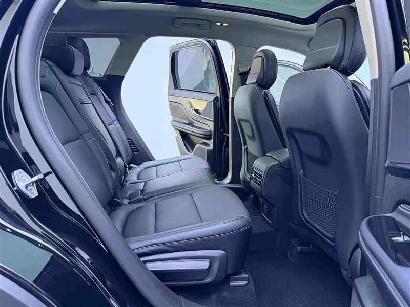 Jeep Renegade — фото 11
