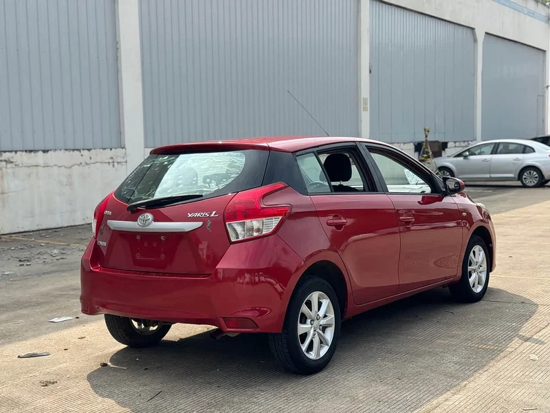 Toyota Yaris L — фото 11