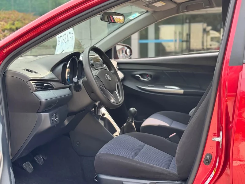 Toyota Yaris L — фото 4